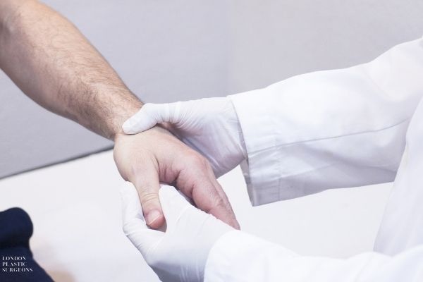 Treatment-Hand-Tendon-Injury_Mr-Mark-Gittos_Best-Plastic-Surgeon_UK
